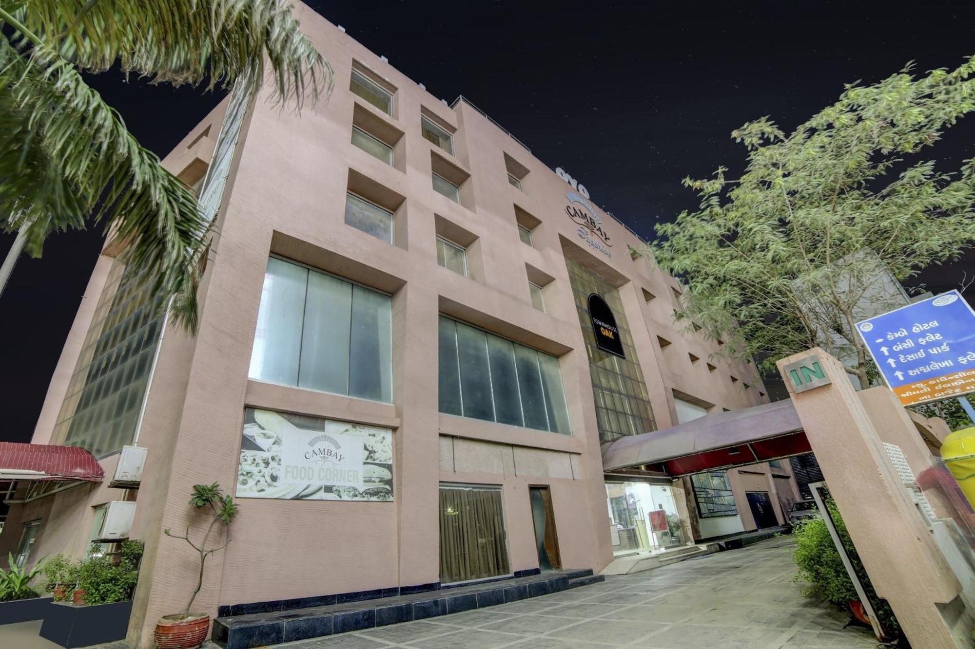 Collection O Cambay Sapphire Hotel Sarkhej Exterior photo